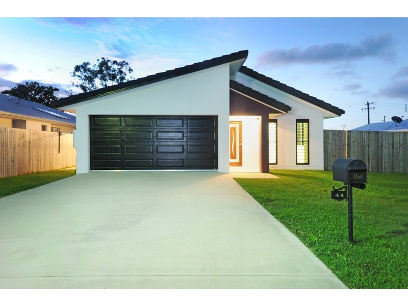 44 South Molle Boulevard, Cannonvale QLD 4802