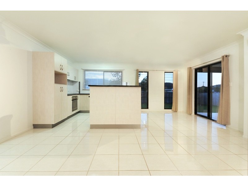 44 South Molle Boulevard, Cannonvale QLD 4802