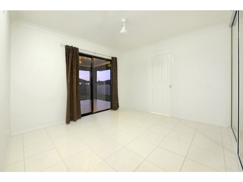 44 South Molle Boulevard, Cannonvale QLD 4802