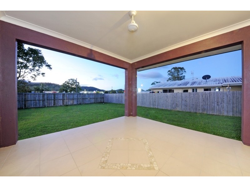 44 South Molle Boulevard, Cannonvale QLD 4802