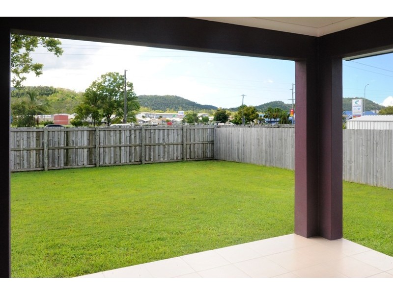 44 South Molle Boulevard, Cannonvale QLD 4802