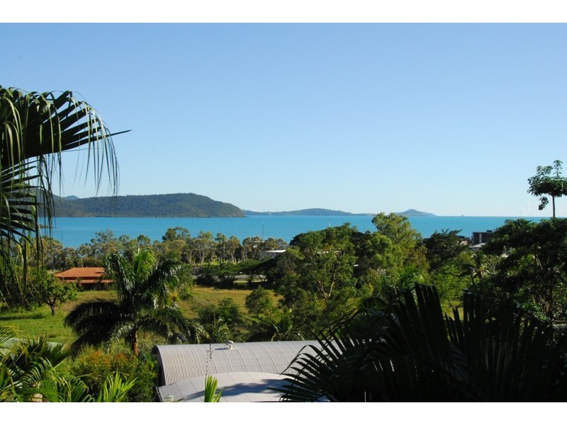 35 Jones Road, Cannonvale QLD 4802
