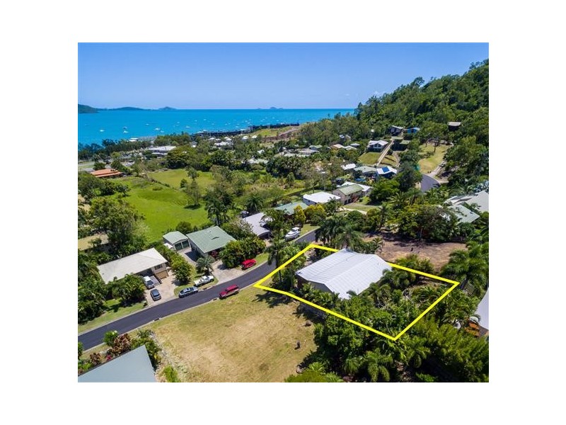 35 Jones Road, Cannonvale QLD 4802