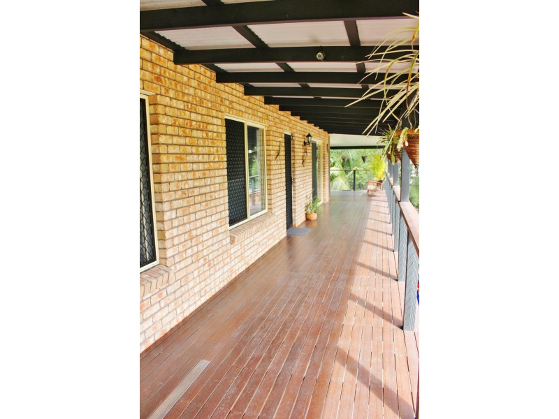 1 Cateran Close, Cannonvale QLD 4802