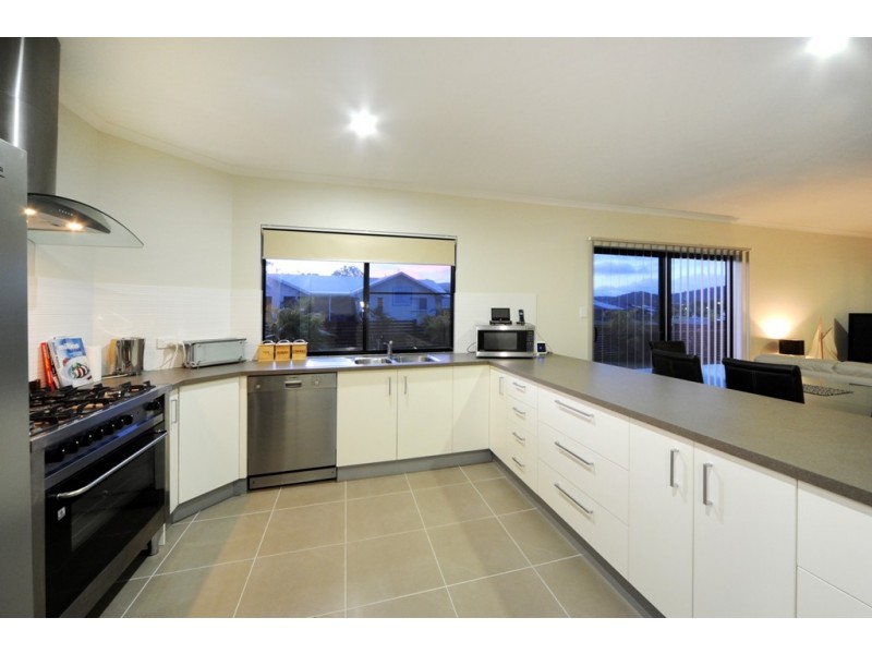 55 Abell Road, Cannonvale QLD 4802