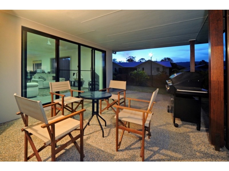 55 Abell Road, Cannonvale QLD 4802
