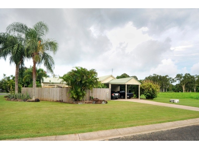 3 Grace Avenue, Cannonvale QLD 4802