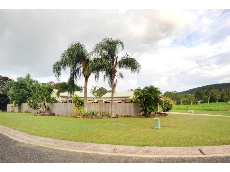 3 Grace Avenue, Cannonvale QLD 4802