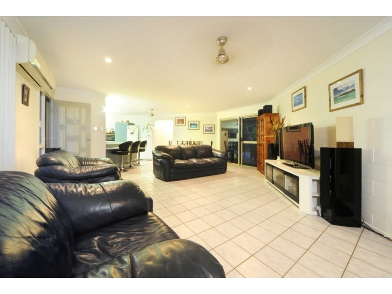 3 Grace Avenue, Cannonvale QLD 4802