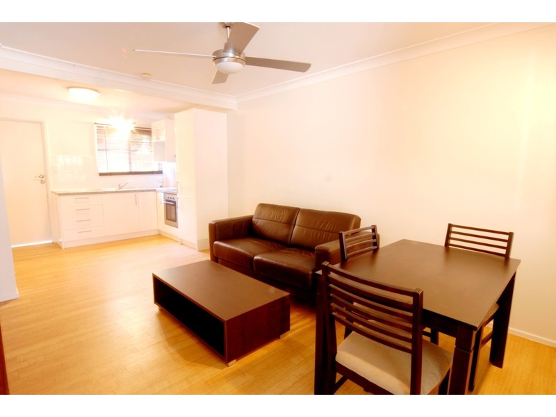 3/9 Pleasant Drive, Cannonvale QLD 4802