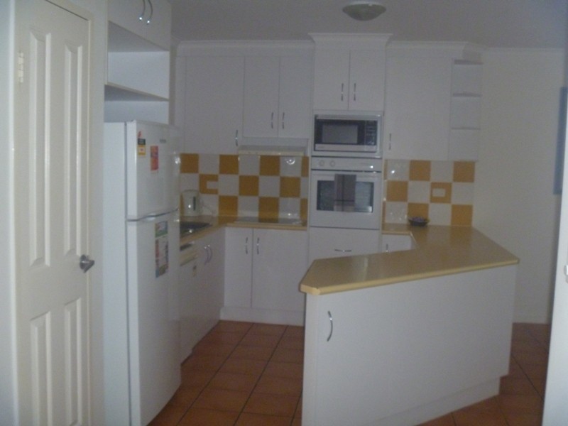 10/24 Beach Road, Cannonvale QLD 4802