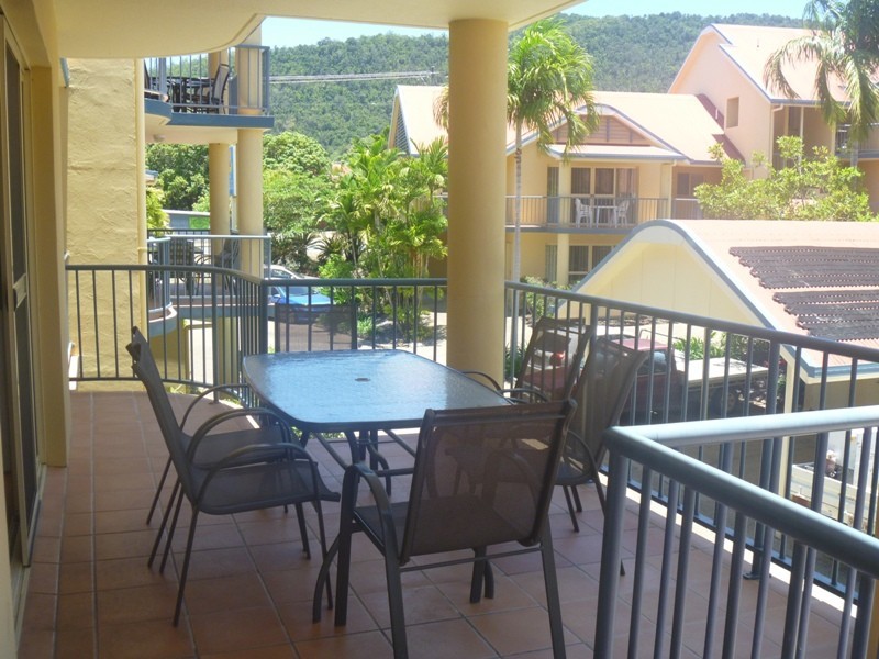 10/24 Beach Road, Cannonvale QLD 4802