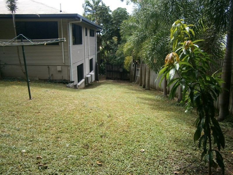 2 Sunbird Close, Jubilee Pocket QLD 4802