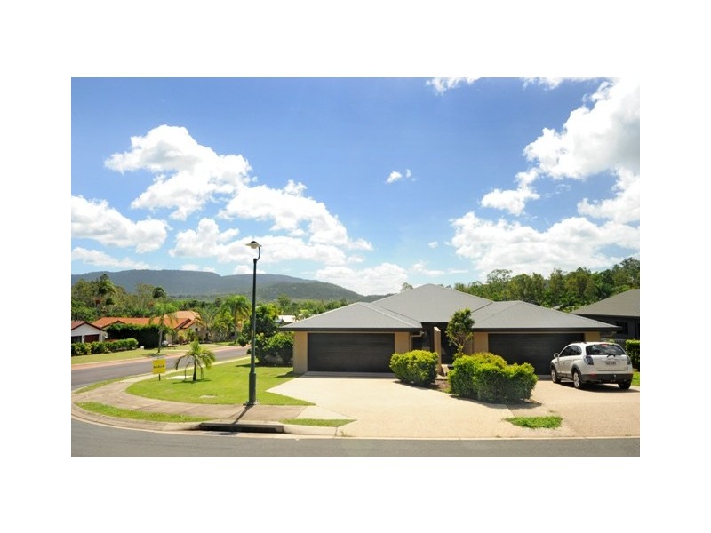 2/1 Ryben Court, Cannonvale QLD 4802