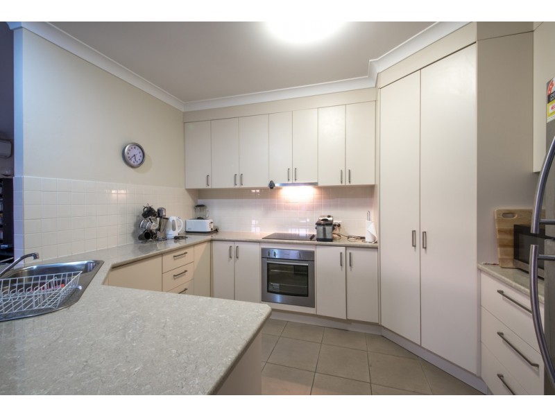 2/1 Ryben Court, Cannonvale QLD 4802