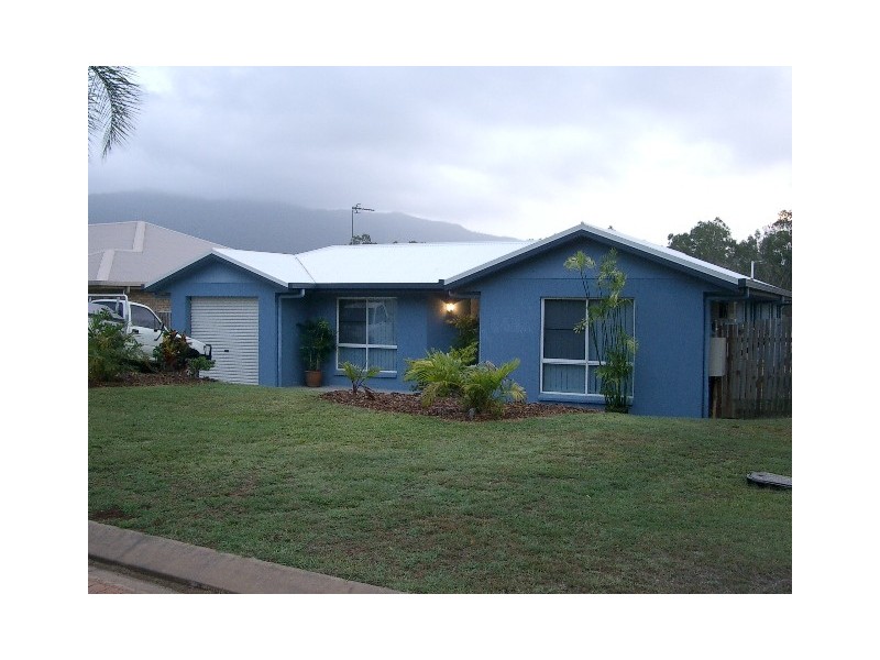 18 Valley Drive, Cannonvale QLD 4802