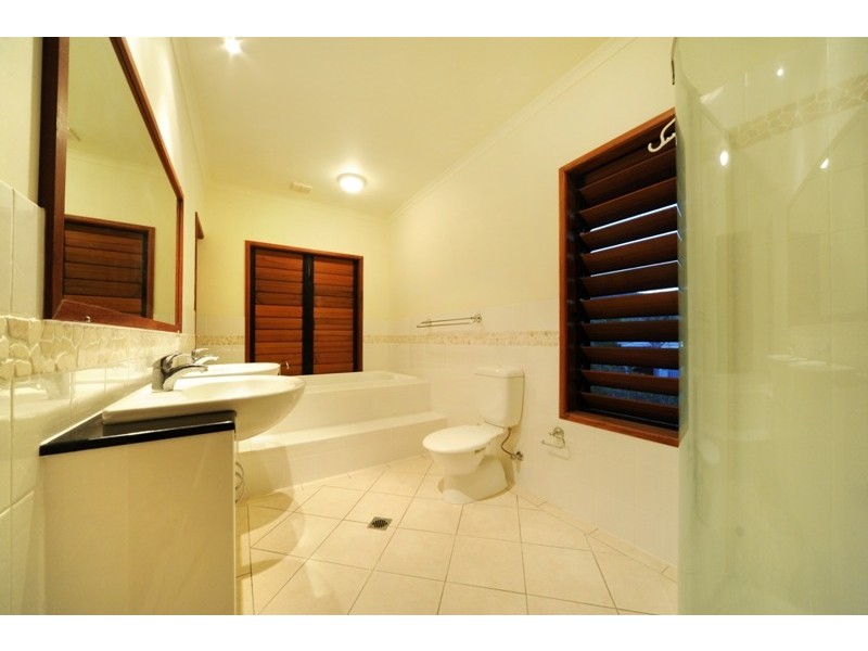 7/36 Coral Esplanade, Cannonvale QLD 4802