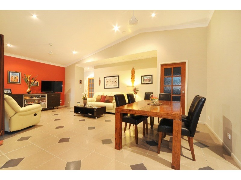 16 Links Drive, Cannonvale QLD 4802