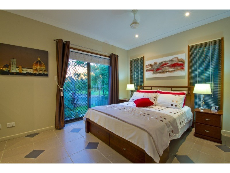 16 Links Drive, Cannonvale QLD 4802
