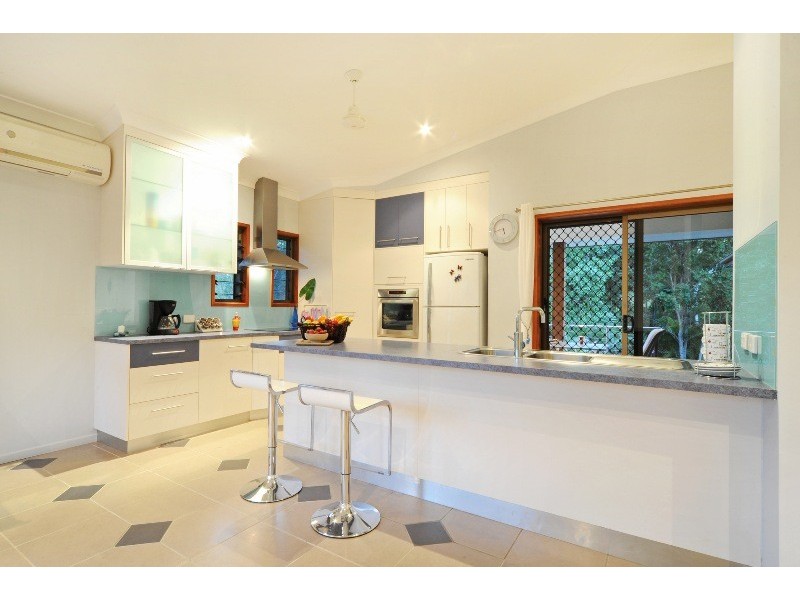 16 Links Drive, Cannonvale QLD 4802