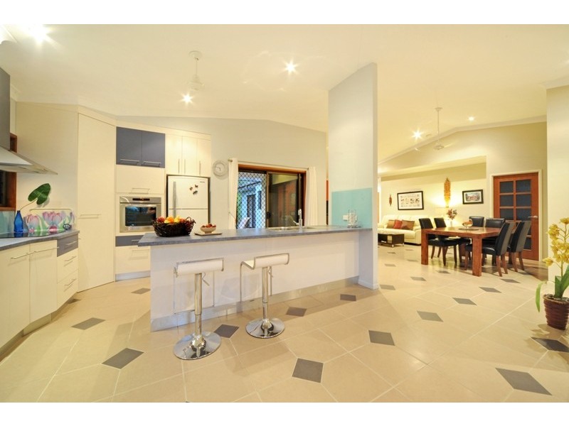 16 Links Drive, Cannonvale QLD 4802