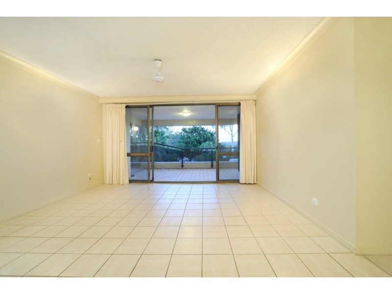 102/2 Eshelby Drive, Cannonvale QLD 4802