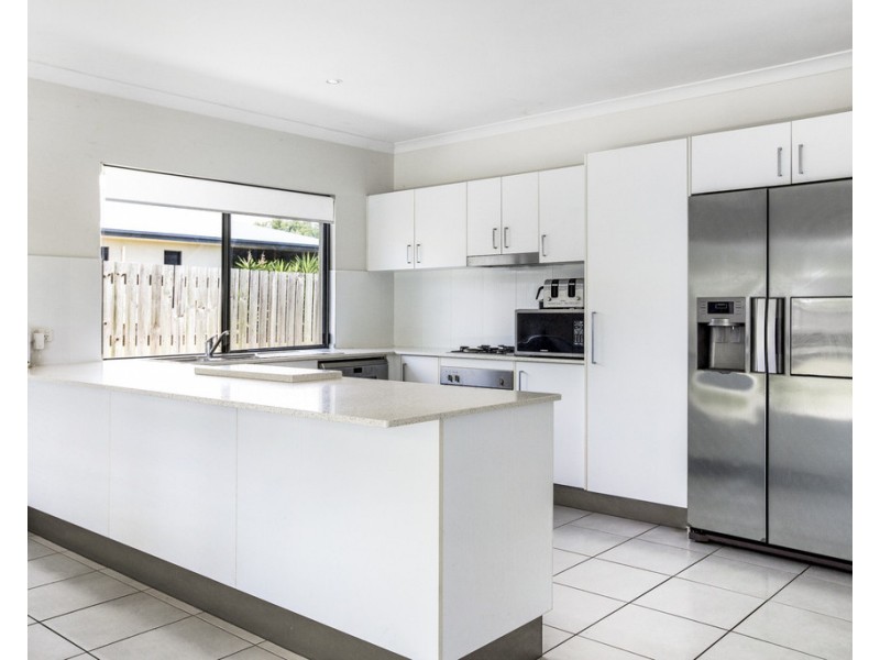 69 Parker Road, Cannonvale QLD 4802