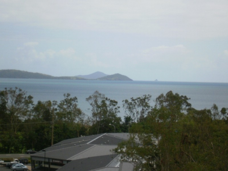 35/2 Island Drive, Cannonvale QLD 4802
