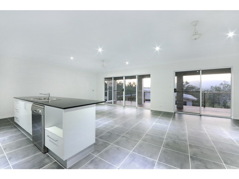 12 Tanika Road, Cannonvale QLD 4802