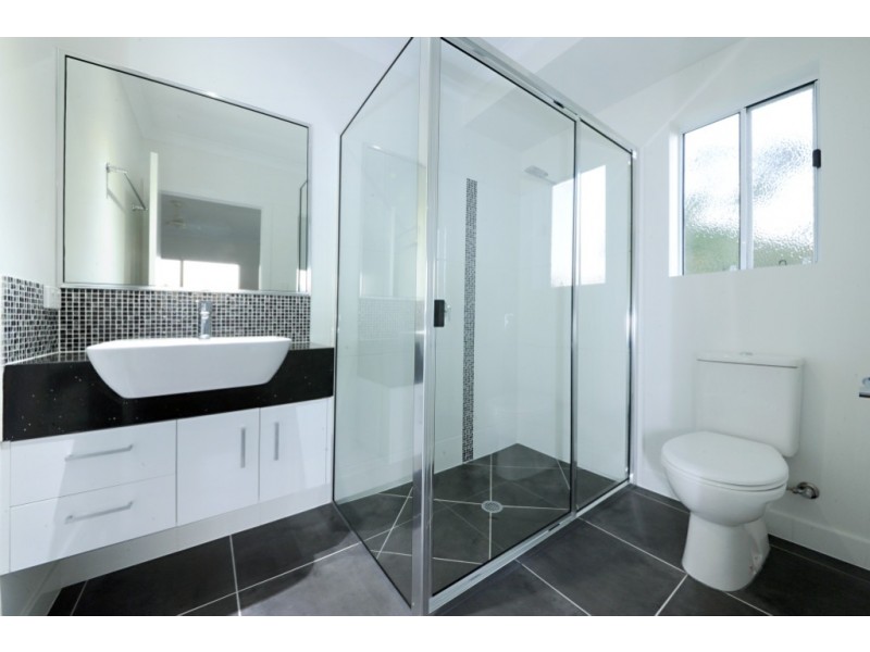 12 Tanika Road, Cannonvale QLD 4802