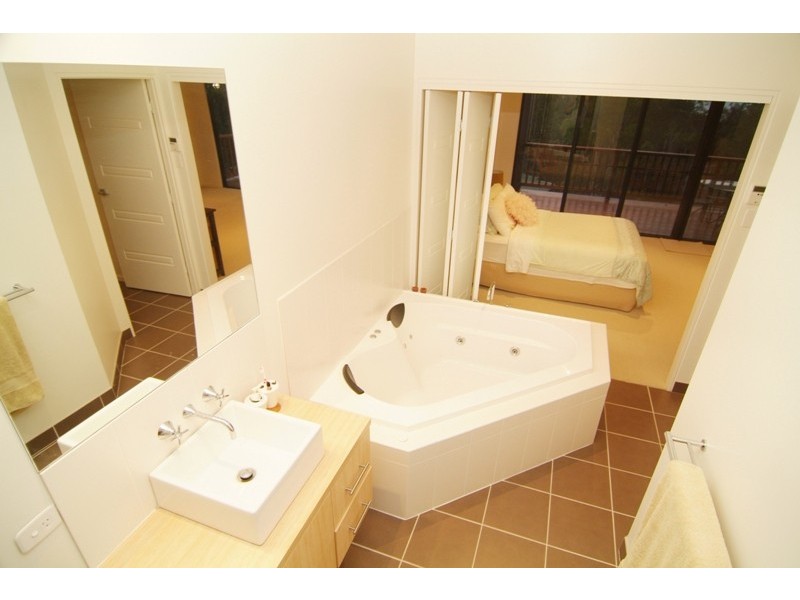 38 Eshelby Drive, Cannonvale QLD 4802