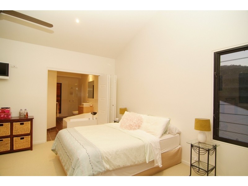 38 Eshelby Drive, Cannonvale QLD 4802