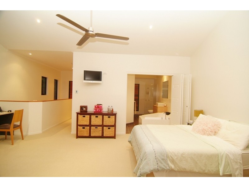 38 Eshelby Drive, Cannonvale QLD 4802