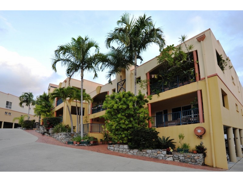 3/24 Island Drive, Cannonvale QLD 4802