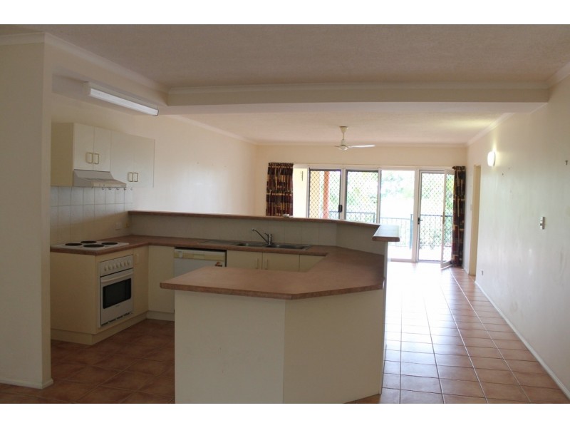 3/24 Island Drive, Cannonvale QLD 4802