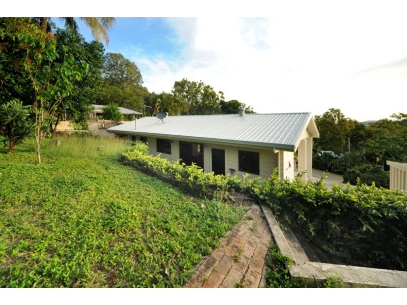 7 Adina Street, Cannonvale QLD 4802