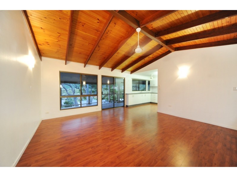9 Stewart Drive, Cannonvale QLD 4802