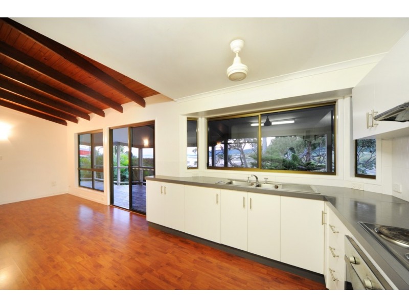 9 Stewart Drive, Cannonvale QLD 4802