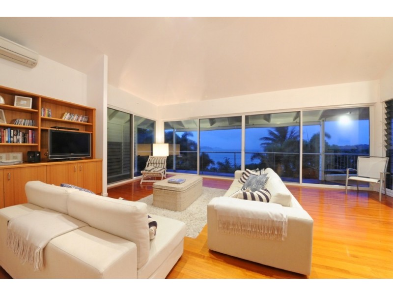 9 Shutehaven Close, Shute Harbour QLD 4802