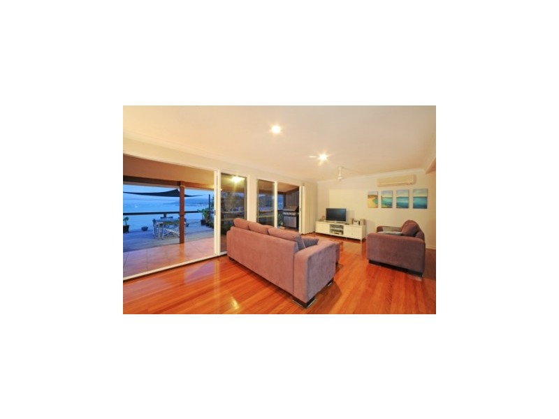 12 Coral Esplanade, Cannonvale QLD 4802
