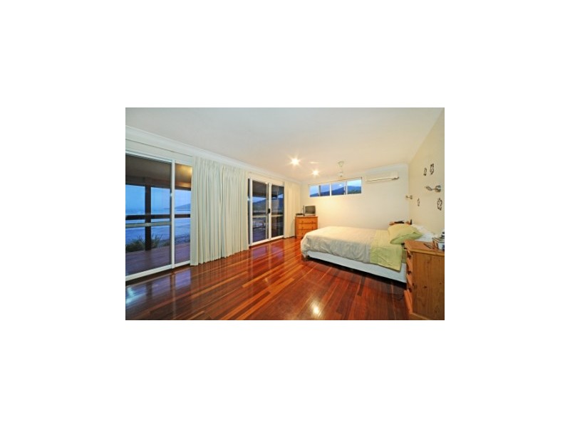 12 Coral Esplanade, Cannonvale QLD 4802