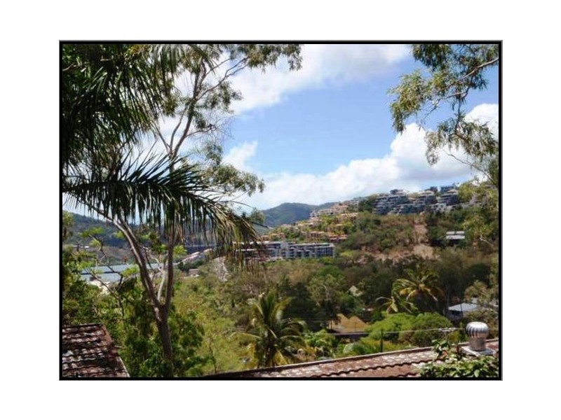 5 Begley Street, Airlie Beach QLD 4802