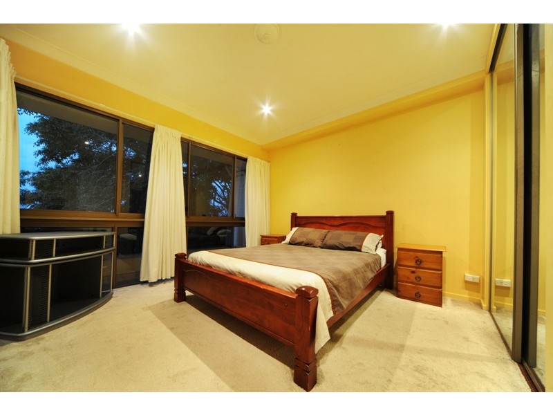 8/2 Eshelby Drive, Cannonvale QLD 4802