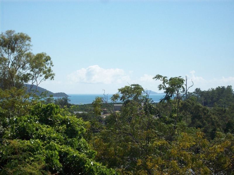 19 Daydream Court, Cannonvale QLD 4802