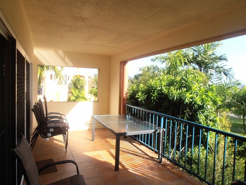 1/24 Island Drive, Cannonvale QLD 4802