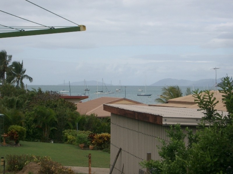 11 Hillcrest Avenue, Airlie Beach QLD 4802