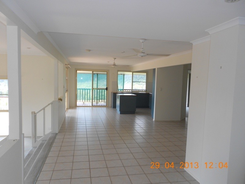 24 Hamilton Avenue, Cannonvale QLD 4802