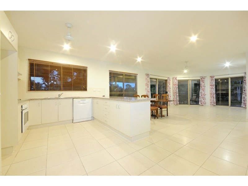 73 Stanley Drive, Cannonvale QLD 4802