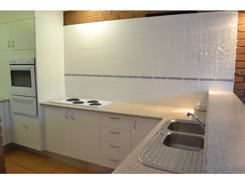 9/2 Lewis Street, Airlie Beach QLD 4802