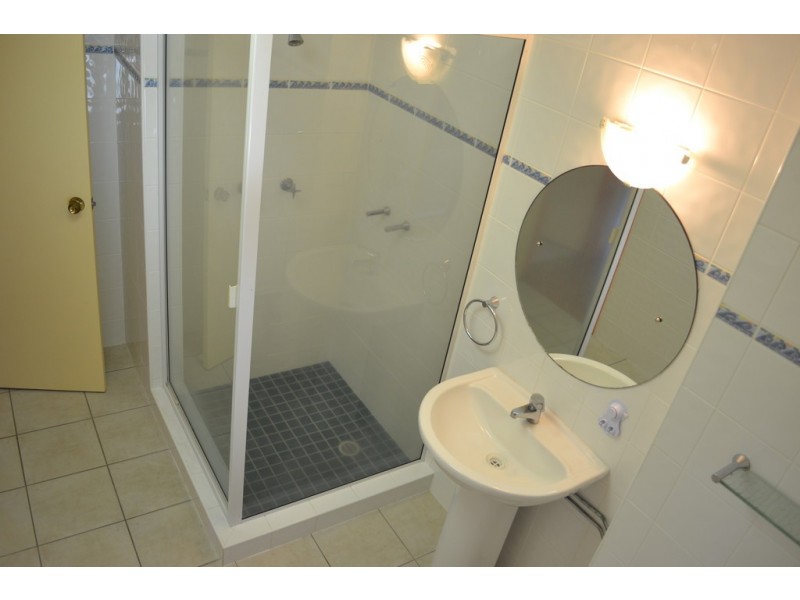 9/2 Lewis Street, Airlie Beach QLD 4802